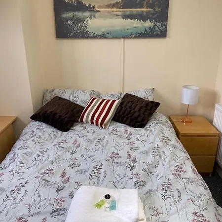 Bed and Breakfast Sky Emerald House Leeds City
